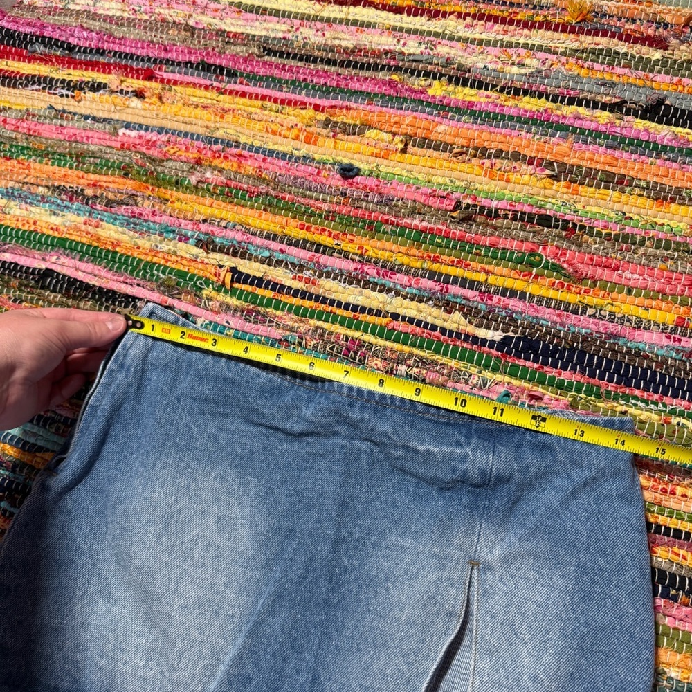 edikted medium wash denim high slit mini skirt size small - Picture 3 of 3